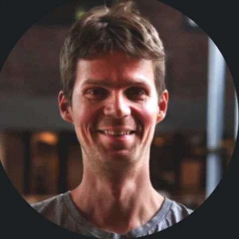 Portretfoto Emiel Langeberg, founder HolidaiButler